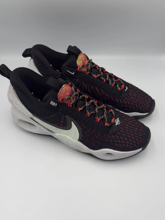 Athletic_Shoes